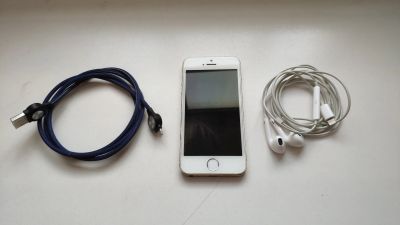 Лот: 15416087. Фото: 1. iPhone 5s, 16GB, сломан дисплей... Смартфоны
