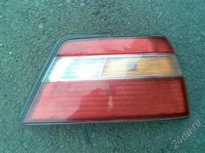 Лот: 528361. Фото: 1. Фонарь задний правый Nissan Bluebird. Оптика и освещение