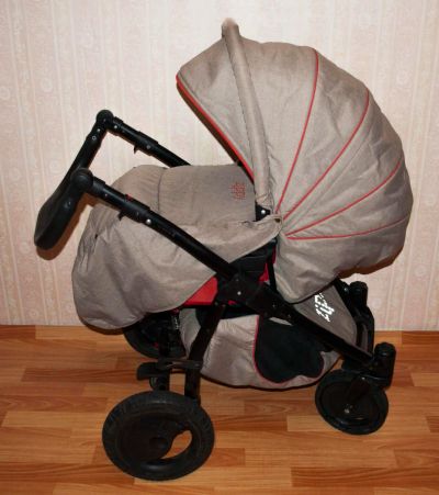 Лот: 9881513. Фото: 1. Продам коляску Zippy Tutis Sport... Коляски