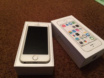 Лот: 6526063. Фото: 1. iPhone 5s 16gb gold РСТ LTE. Смартфоны