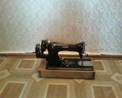 Лот: 952840. Фото: 1. русская швейная машинка. Швейная, вязальная
