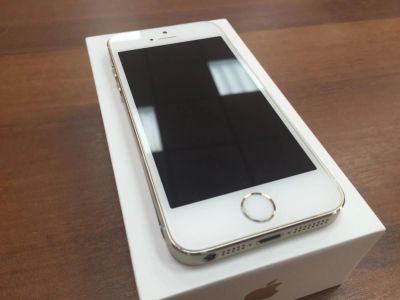 Лот: 6008245. Фото: 1. Apple iPhone 5S 32Gb Gold (гарантия... Смартфоны