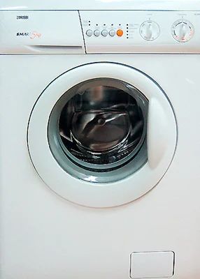 Лот: 3774876. Фото: 1. Стиральную машинку Zanussi FE... Стиральные машины