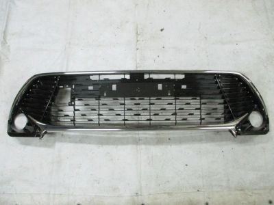 Лот: 11782890. Фото: 1. Решетка бамперная Toyota Camry... Кузов