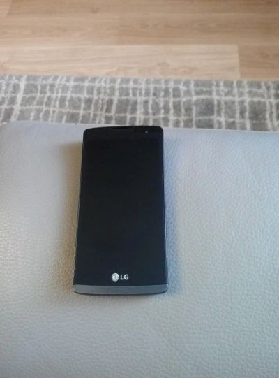 Лот: 6696237. Фото: 1. Смартфон LG Leon. Смартфоны