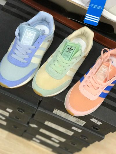 Лот: 9878224. Фото: 1. Кроссовки Adidas Iniki. Кеды, кроссовки, слипоны