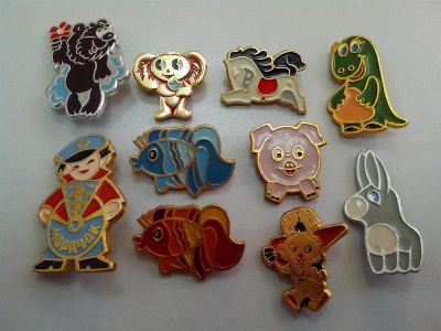 Лот: 3285285. Фото: 1. Серия детских значков. Герои советских... Сувенирные