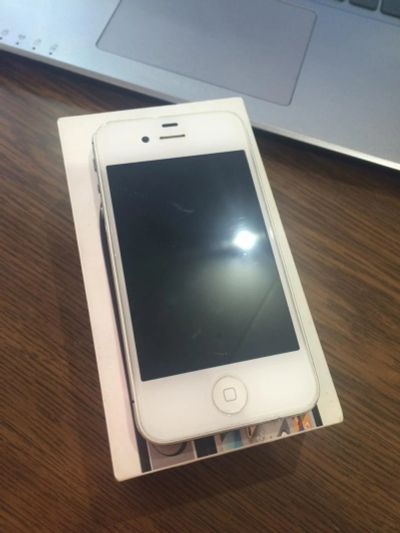 Лот: 6482460. Фото: 1. Apple iPhone 4s 16gb white. Смартфоны