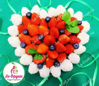 Лот: 15835006. Фото: 1. Сердце из клубники №5. Другое (сувениры, подарки)