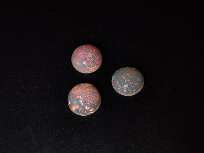 Лот: 20972572. Фото: 1. 2.49 ct. Опал круг. 3 шт. Эфиопия... Драгоценные и поделочные камни