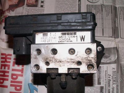 Лот: 1330872. Фото: 1. Блок ABS TOYOTA COROLLA. Тормозная система