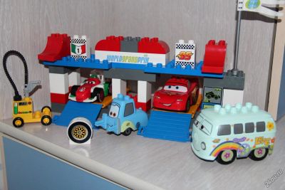 Лот: 4410384. Фото: 1. Lego Duplo, большой пит - стоп. Конструкторы