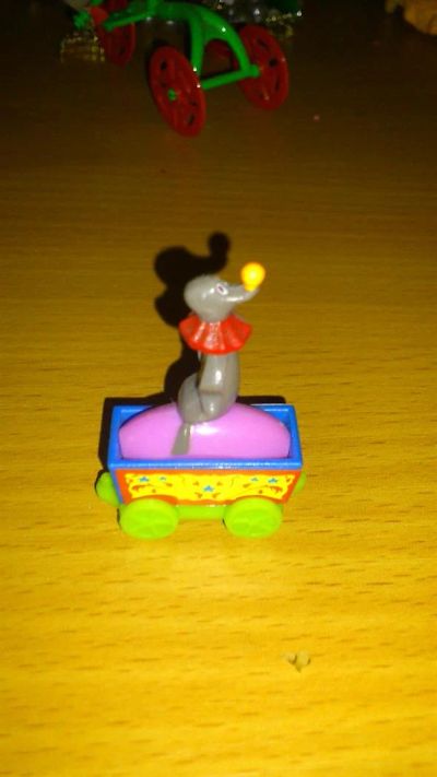 Лот: 3806683. Фото: 1. Киндер Мадагаскар в цирке 2. Игрушки