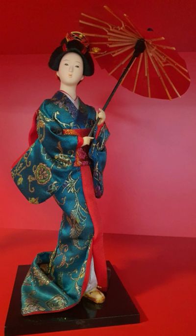 Лот: 16484578. Фото: 1. Китаянка с зонтиком. Куклы
