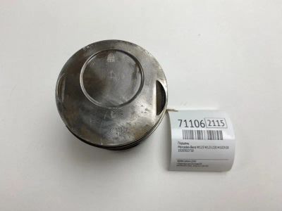 Лот: 20733560. Фото: 1. Поршень Mercedes-Benz W123 1981... Двигатель и элементы двигателя