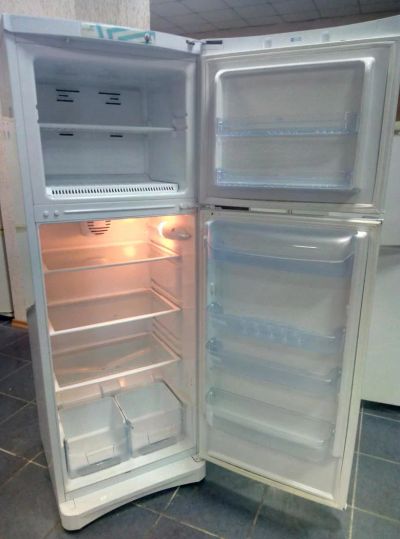 Лот: 10771754. Фото: 1. Холодильник indesit no frost. Холодильники, морозильные камеры