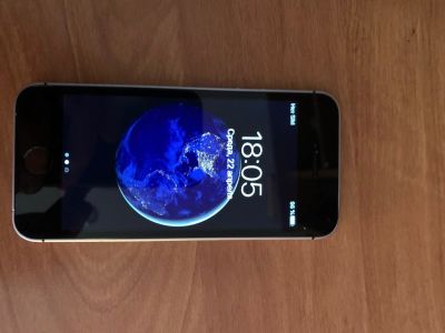 Лот: 15868669. Фото: 1. Iphone SE. Смартфоны