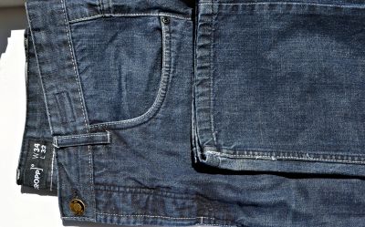 Лот: 11799645. Фото: 1. Джинсы темно-синие "Cropp". Брюки, джинсы, шорты