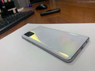 Лот: 17388905. Фото: 1. Samsung Galaxy A51 Белый. Идеальное... Смартфоны