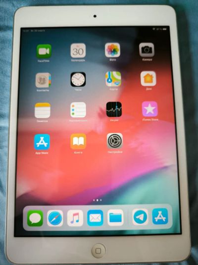 Лот: 25224520. Фото: 1. Планшет iPad mini 2. Планшеты