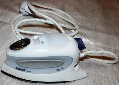 Лот: 2618395. Фото: 1. дорожный утюг PHILIPS GC 651... Утюги, парогенераторы, отпариватели