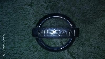 Лот: 7680245. Фото: 1. Nissan. Шильдик на капот. Оригинал... Кузов