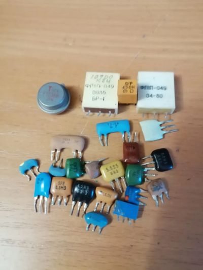 Лот: 25890013. Фото: 1. Кварцевые фильтры. Кварцевые резонаторы