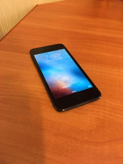 Лот: 8279573. Фото: 1. iPod touch 5 32gb черный. Плееры