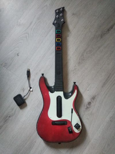 Лот: 18748263. Фото: 1. Guitar Hero PS3 гитара. Аксессуары для игровых приставок, консолей, геймпады