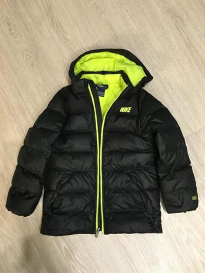 Лот: 6684799. Фото: 1. Пуховик детский NIKE. Верхняя одежда