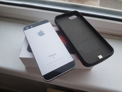 Лот: 18862009. Фото: 1. iphone se 2017 в идеальном состоянии... Чехлы, бамперы