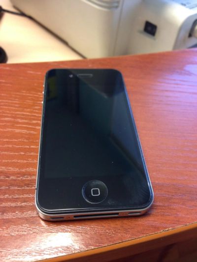 Лот: 7250852. Фото: 1. Iphone 4s/8gb. Смартфоны