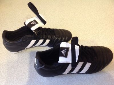 Лот: 15310187. Фото: 1. Детские бутсы adidas. Кеды, кроссовки