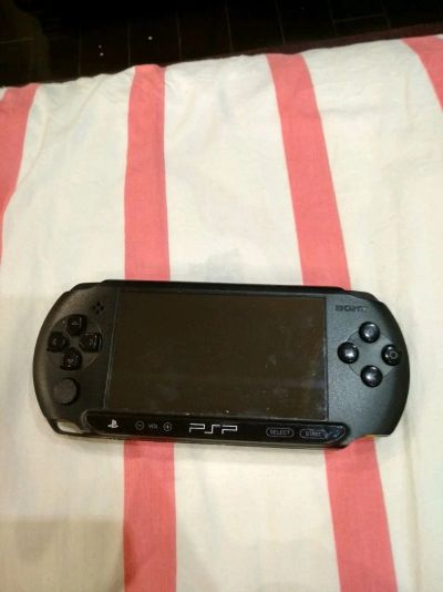 Лот: 12492825. Фото: 1. Psp E1008. Игры для консолей