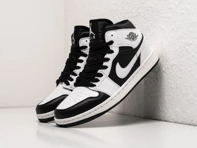 Лот: 20940964. Фото: 1. Кроссовки Nike Air Jordan 1 Mid... Кеды, кроссовки, слипоны