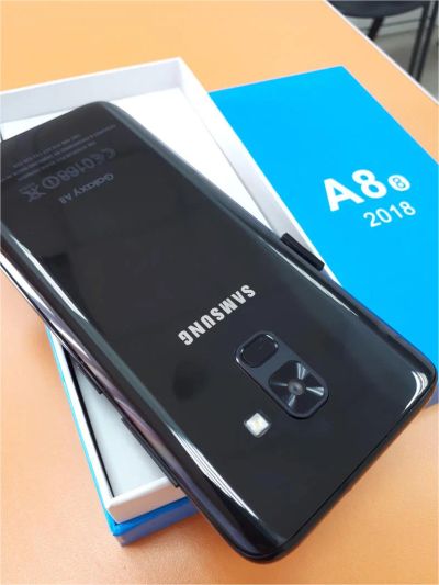 Лот: 11510690. Фото: 1. Samsung А8 2018 Черный. Смартфоны