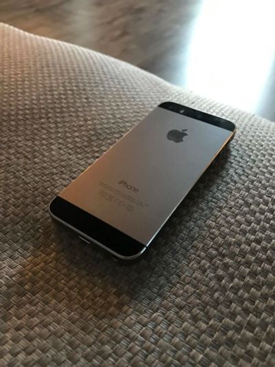 Лот: 9380609. Фото: 1. Iphone 5s. Смартфоны