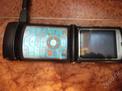 Лот: 360510. Фото: 1. Motorola v3. Кнопочные мобильные телефоны
