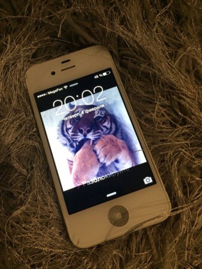 Лот: 6868290. Фото: 1. Iphone 4 8gb white. Смартфоны