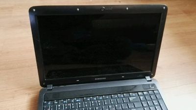 Лот: 12603715. Фото: 1. Ноутбук Samsung np-r525l. Ноутбуки