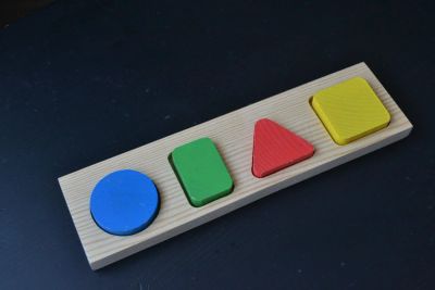 Лот: 8961236. Фото: 1. Развивающая игрушка "Геометрические... Развивающие