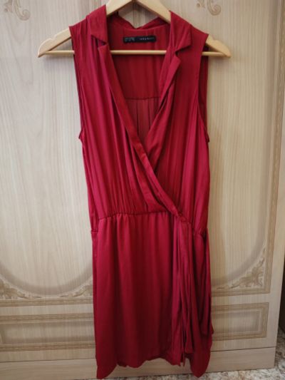 Лот: 24894791. Фото: 1. Платье Zara 44 размер. Платья