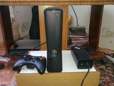 Лот: 1730717. Фото: 1. xbox360slim 4gb. Игровые приставки, консоли