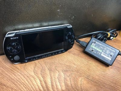 Лот: 12886662. Фото: 1. PSP 3008 прошитая +2 игры. Игры для консолей