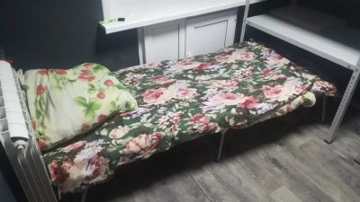 Лот: 16515415. Фото: 1. Раскладушка с матрасом и подушкой... Кровати