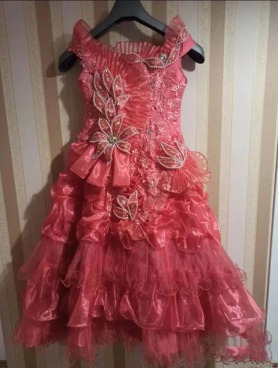 Лот: 22467635. Фото: 1. Вечернее платье на 6 - 8 лет... Платья, сарафаны