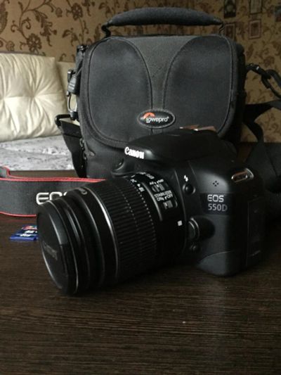 Лот: 10306930. Фото: 1. Canon 550D. Цифровые зеркальные