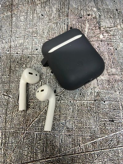 Лот: 17917430. Фото: 1. Наушники Apple AirPods A1602... Наушники, гарнитуры