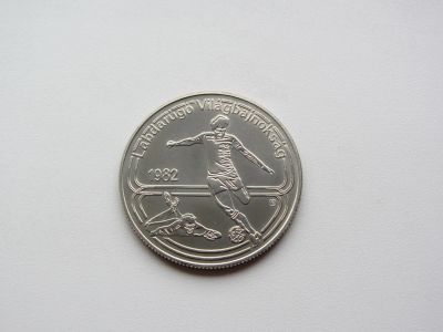 Лот: 12338743. Фото: 1. Венгрия 100 форинтов 1982 " Чемпионат... Европа