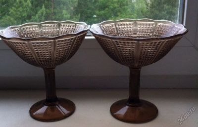 Лот: 5664051. Фото: 1. Вазочки на ножке 2 штуки. Тарелки, блюда, салатники